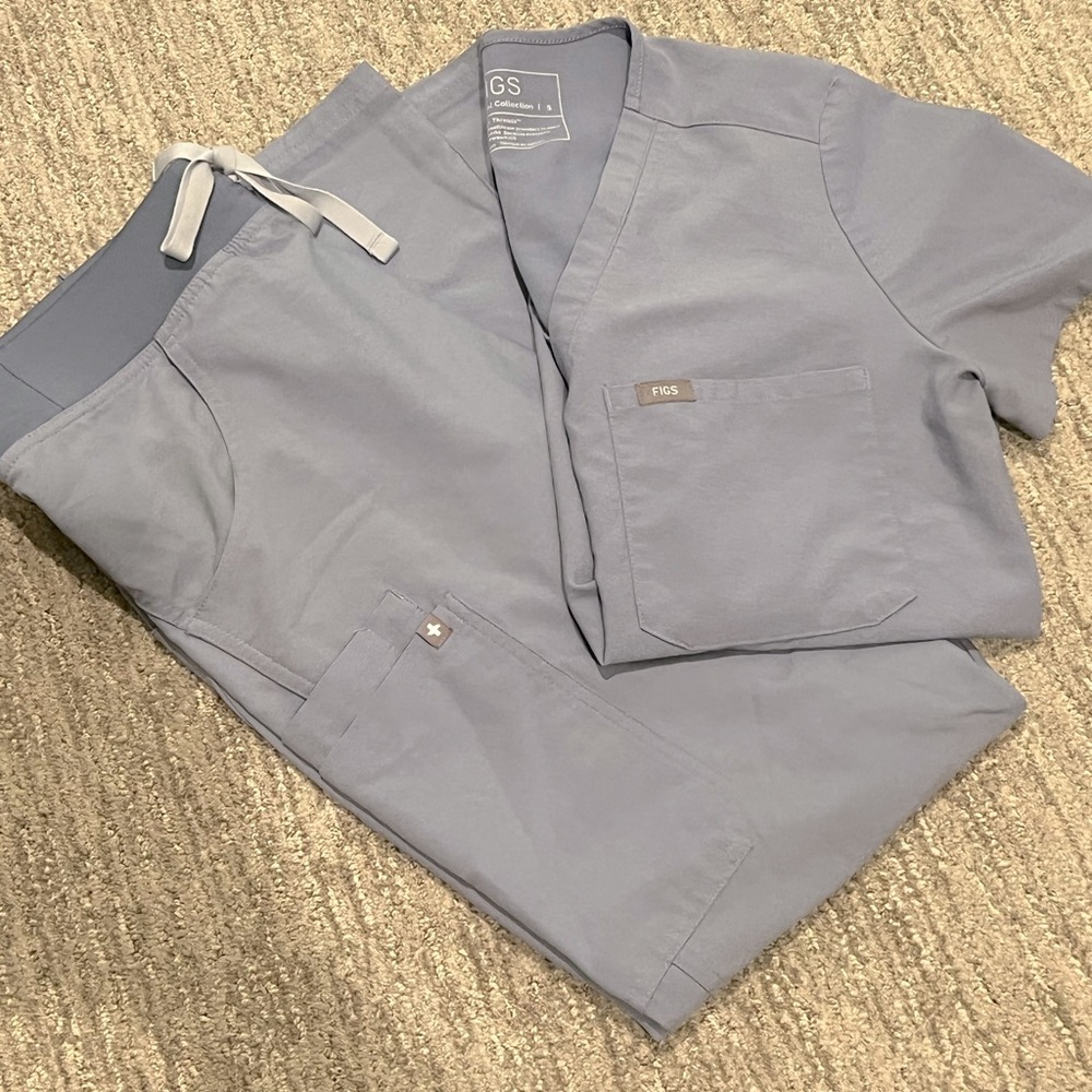 Figs scrub set in vapor blue. Technical collection, excellent condition!